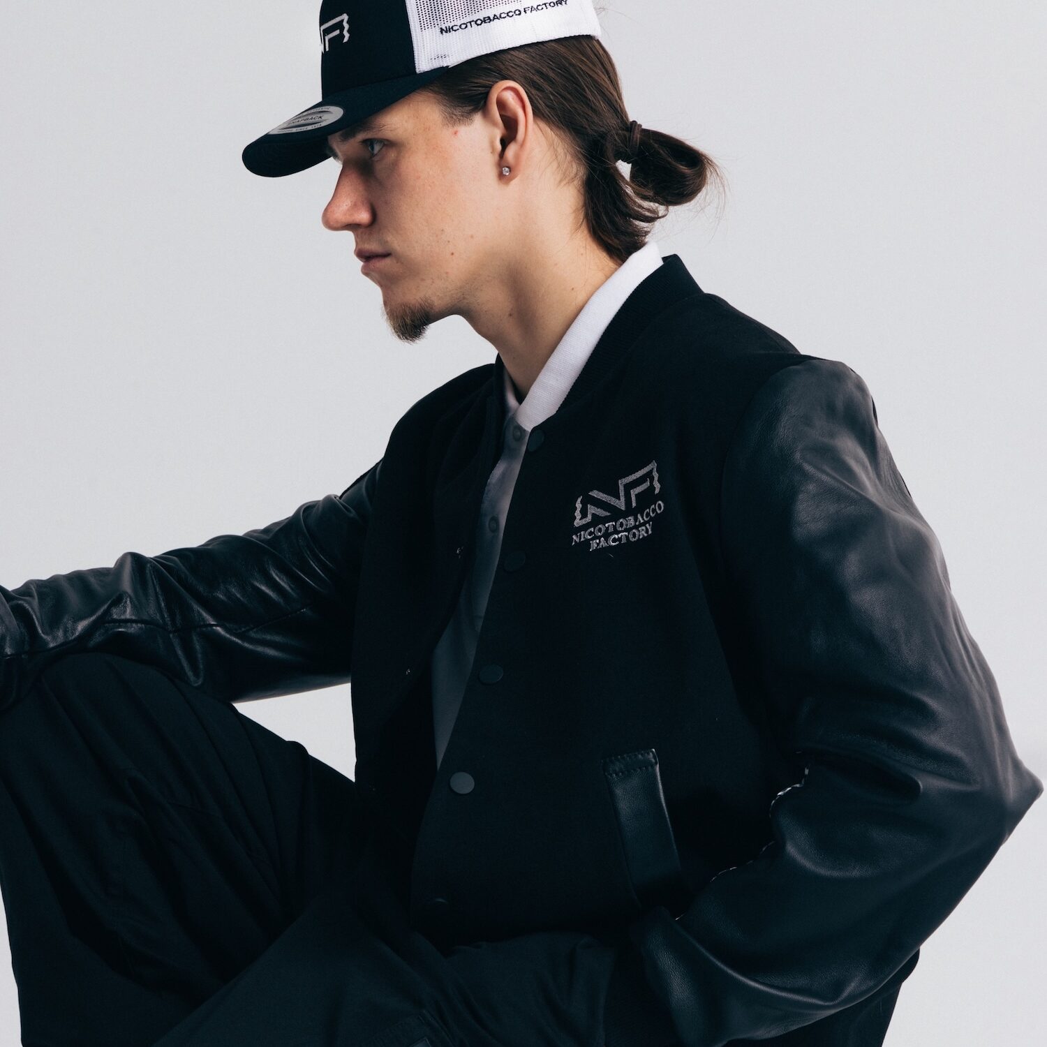 nicotobacco-varsity-lederjacke-wolle-stickerei-schwarz image 4
