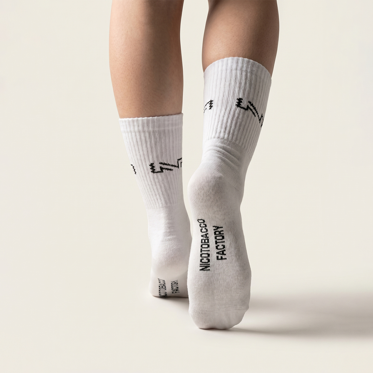 cuba-merch-branded-socks-crew-socken-wei-baumwolle image 2